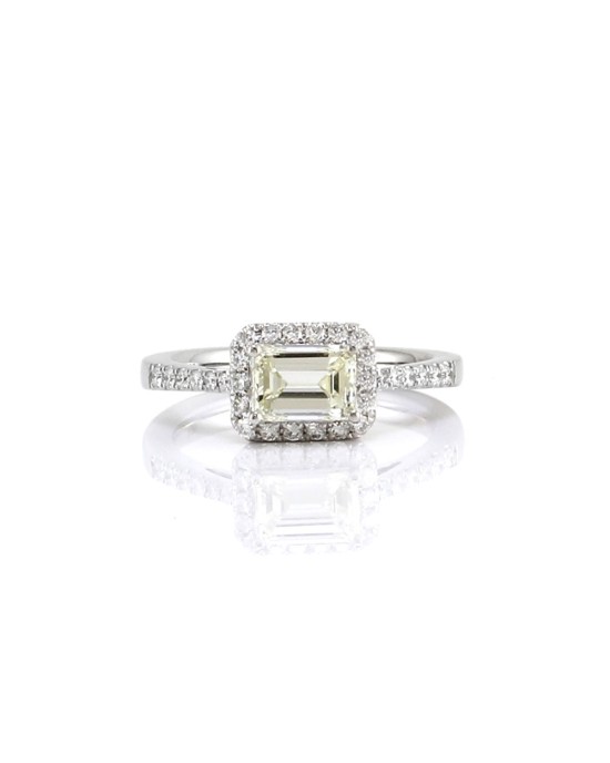 Emerald Shaped Diamond Halo Ring Mounting in Gold